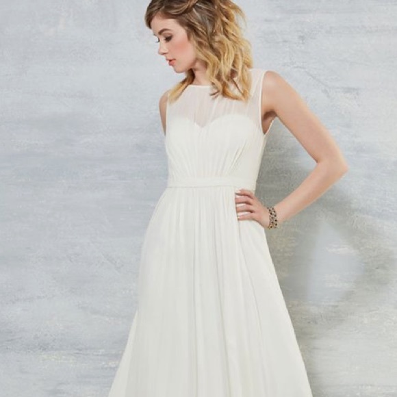 Jenny Yoo Dresses & Skirts - Jenny Yoo bridal gown, ivory size 4 NWT